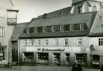 Fachwerkhaus mit Kollonaden/ Bürgerhaus, Hauptmarkt 6 / ca. 1960