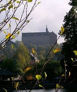 Ansicht auf Justizvollzugsanstalt Stollberg von nahegelegenem Berg